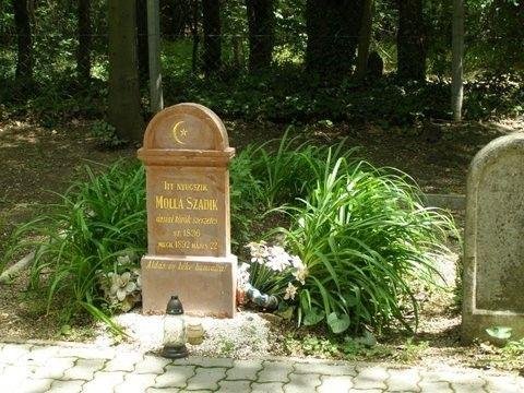 02_Molla Szadik sírja és emlékezete